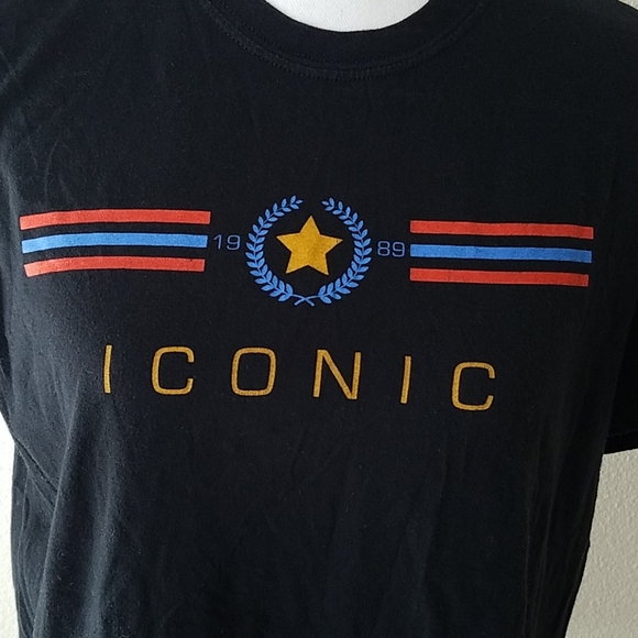 Black Iconic Slogan Tshirt - Picture 6 of 7